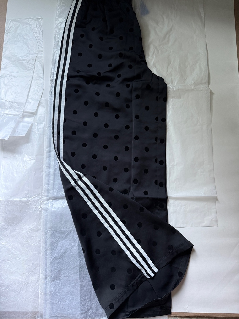 Adidas Women’s Satin Polka Dots Wide-Leg Track Pants Black KV1169 - Picture 4 of 9